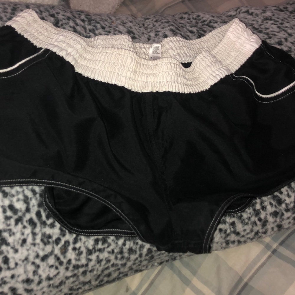 SHORT SHORTS